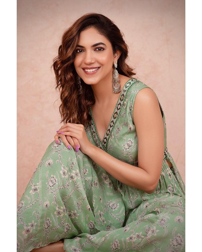 Lovely N Vintage Looks Of Ritu Varma